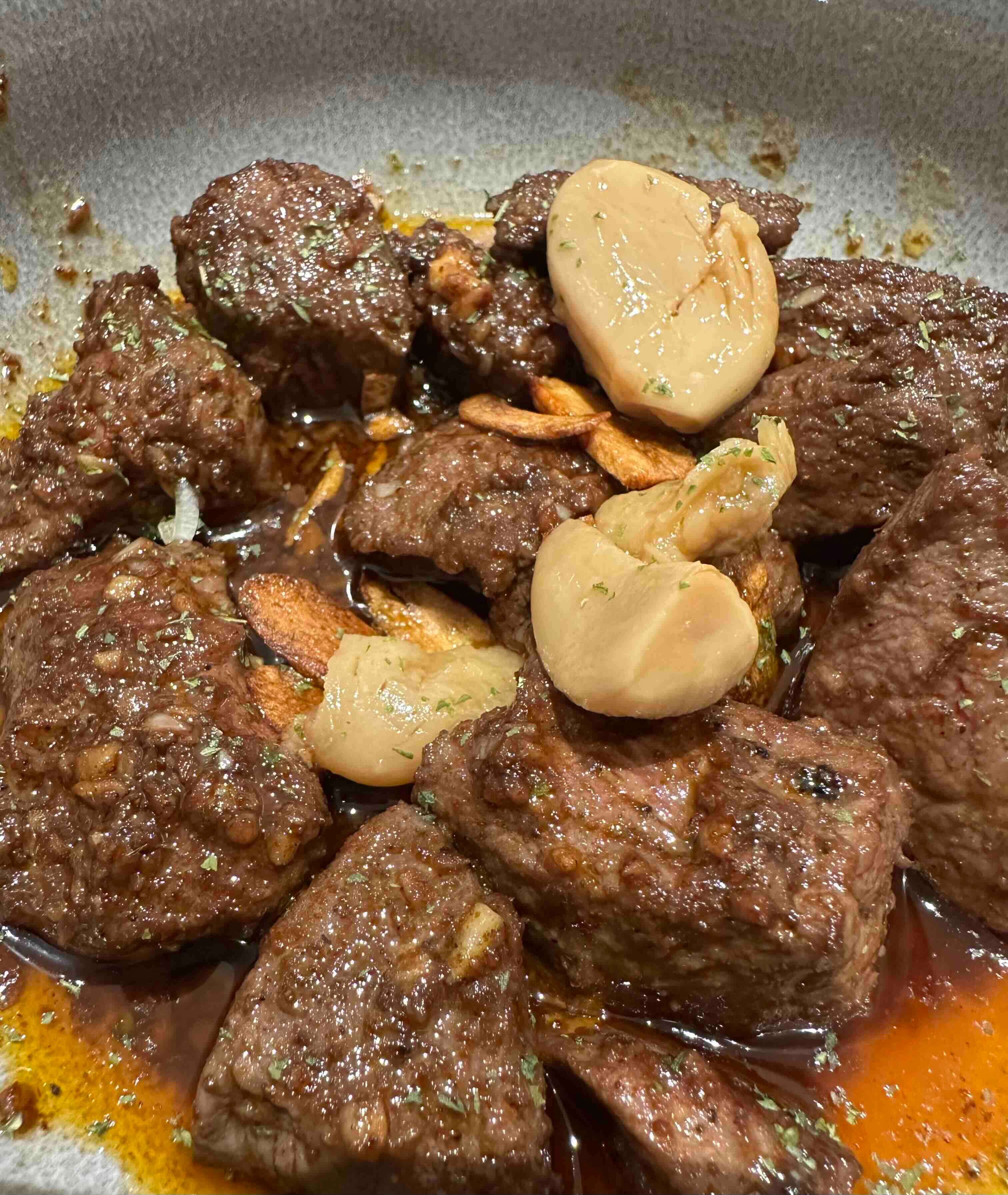 Garlic wagyu beef bites with roasted garlic